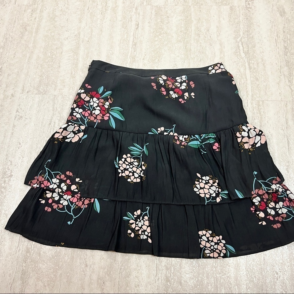 Loft outlet floral tiered skirt size 4 ruffled swing skirt - Picture 7 of 8